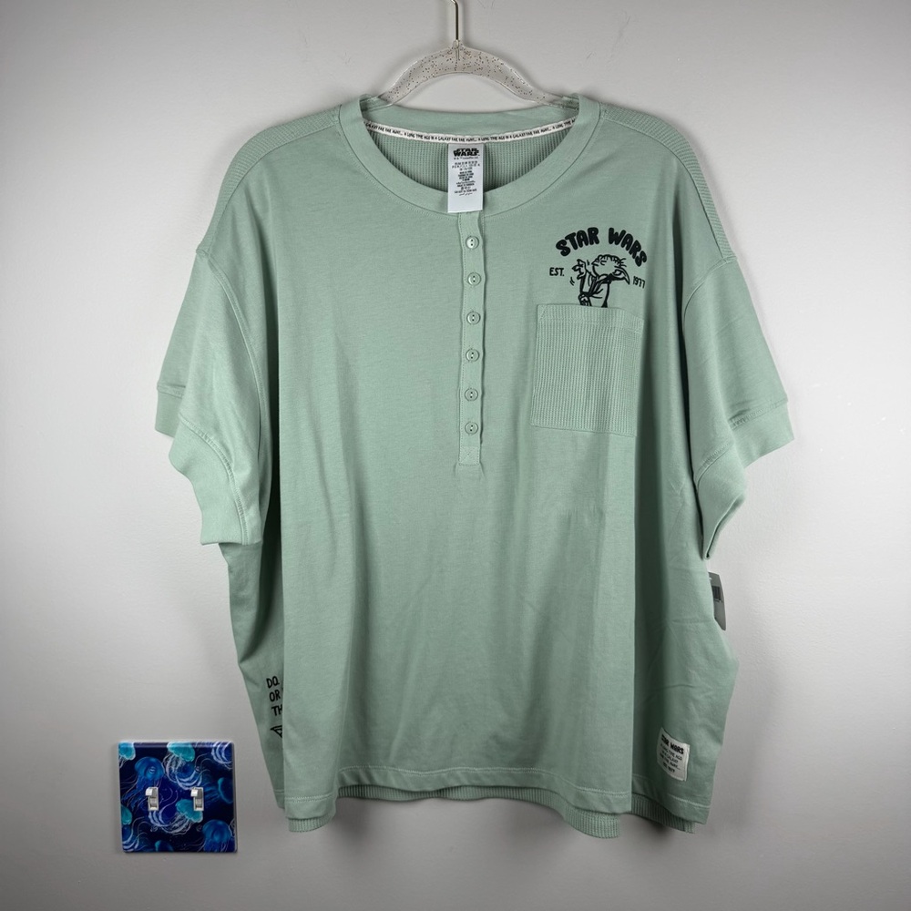 NWT Star Wars Disney Women's Yoda Green Henley Oversized Top Tee Shirt Size 2X